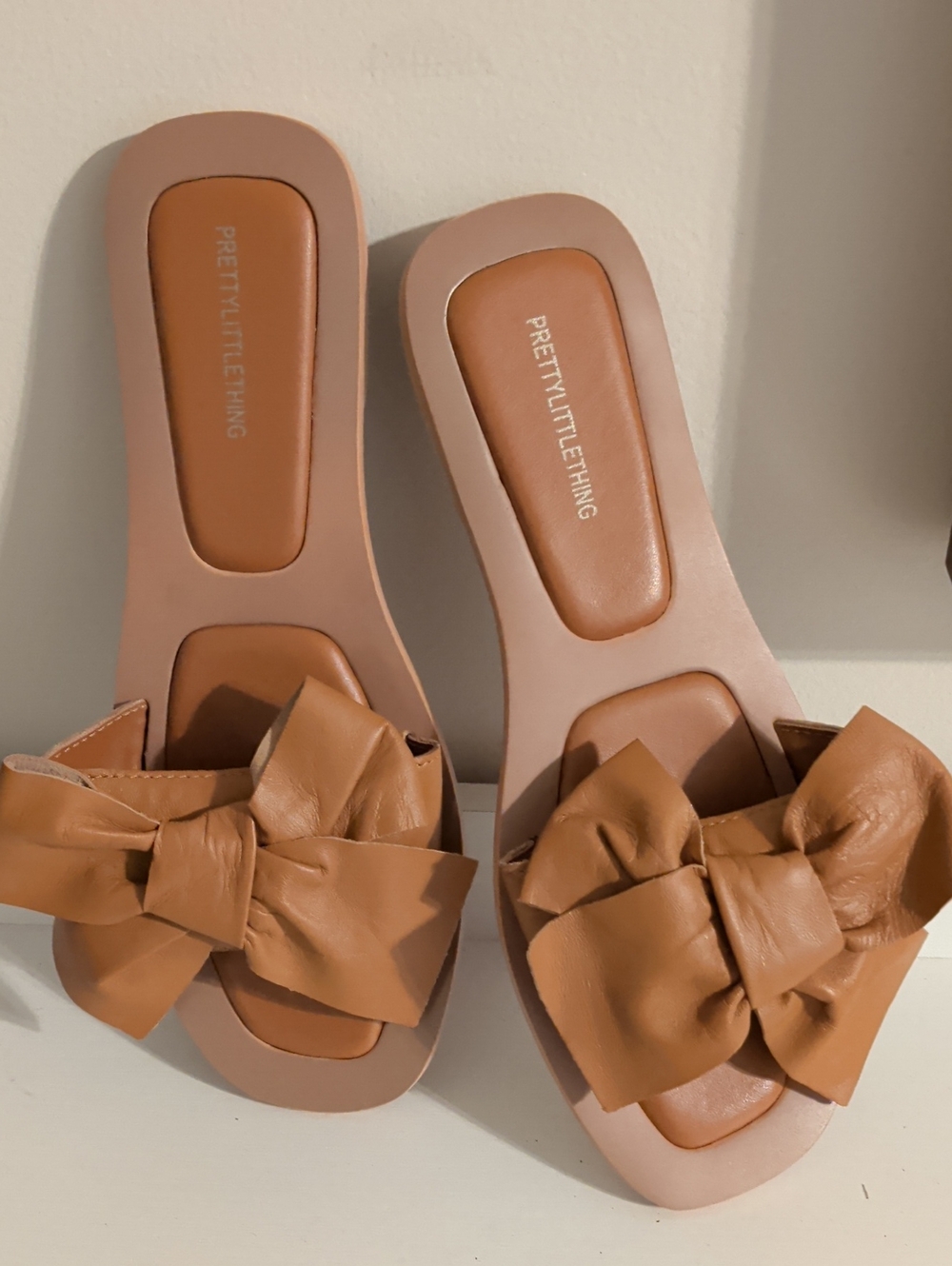 PrettyLittleThing Tan Bow Slide Sandals